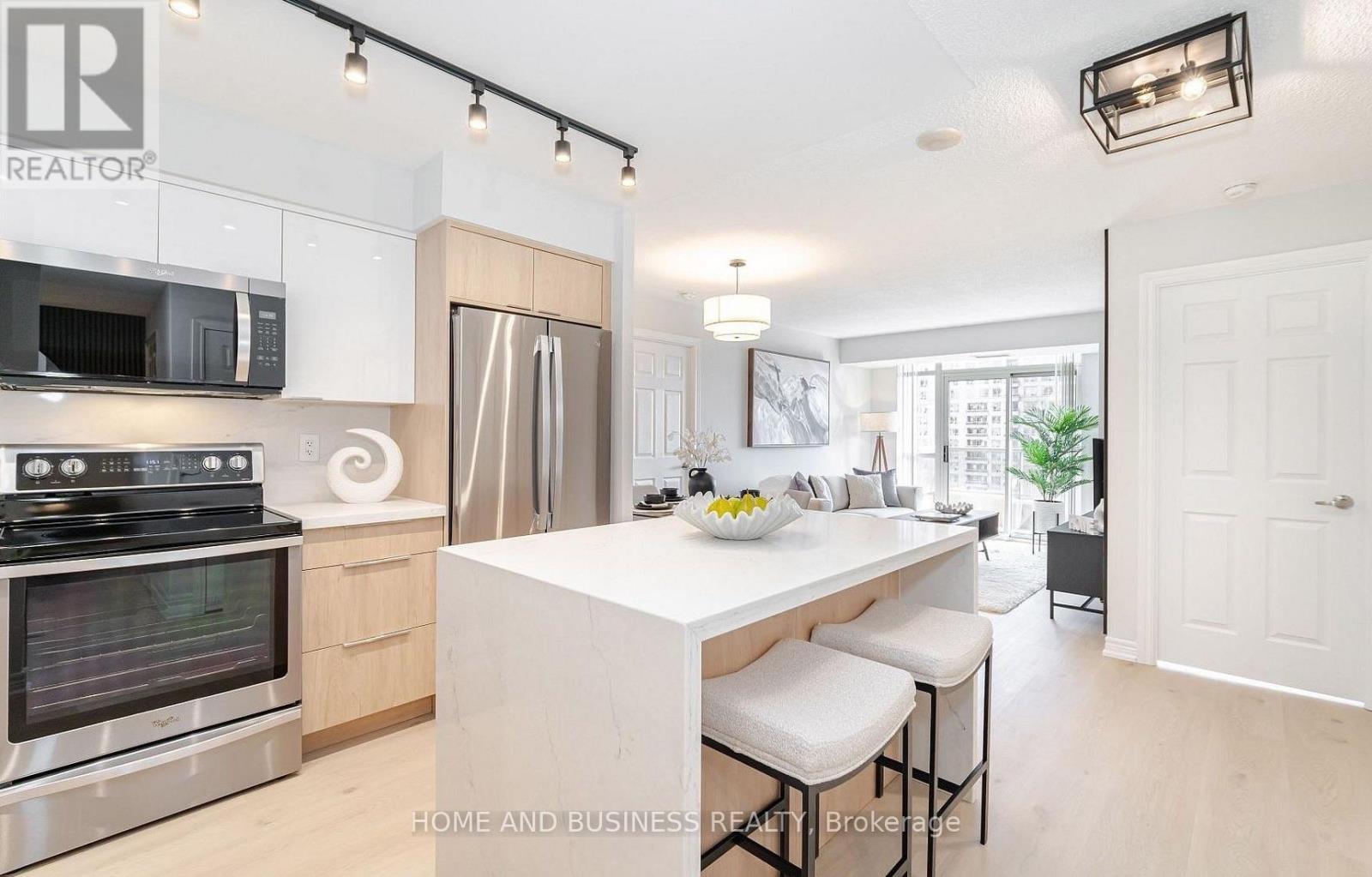 2310 - 310 Burnhamthorpe Road W, Mississauga, Ontario  L5B 4P9 - Photo 2 - W14032990