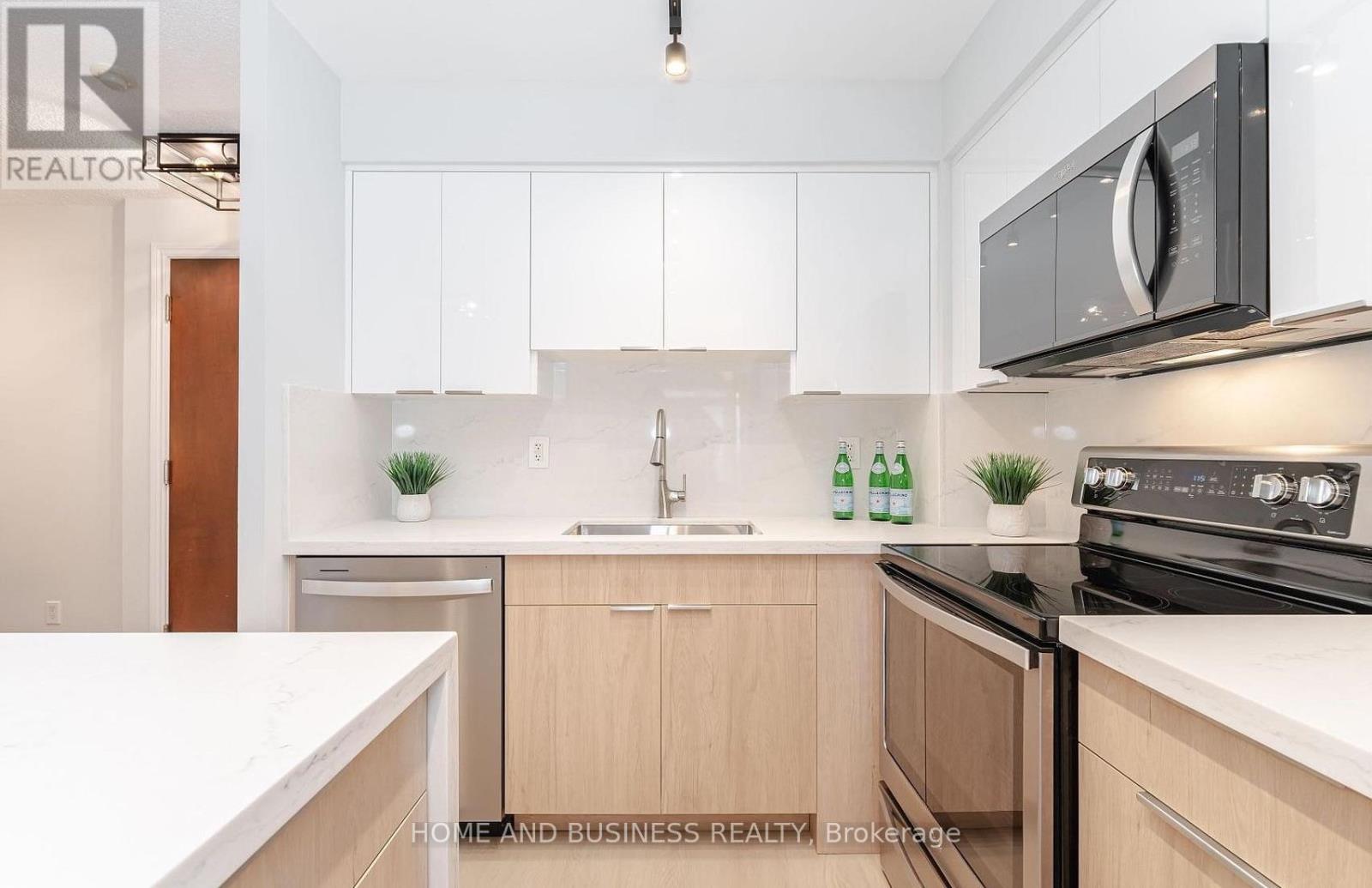 2310 - 310 Burnhamthorpe Road W, Mississauga, Ontario  L5B 4P9 - Photo 5 - W14032990