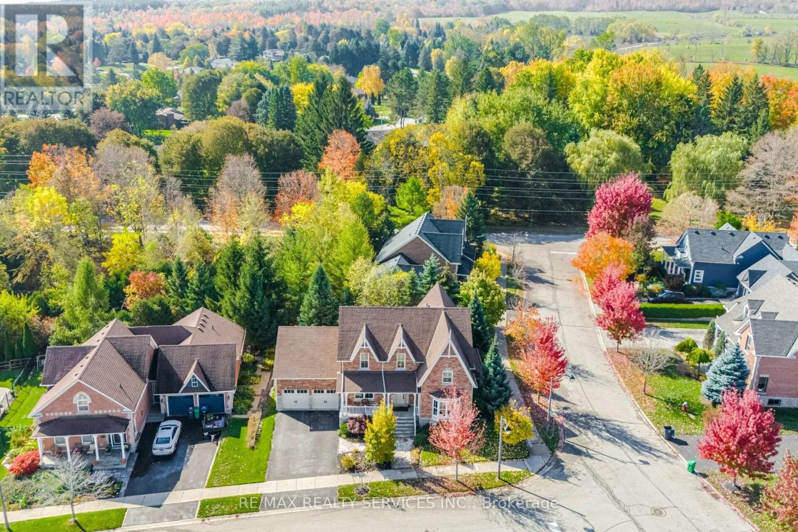 76 North Riverdale Drive, Caledon, Ontario  L7C 1L1 - Photo 1 - W14033038