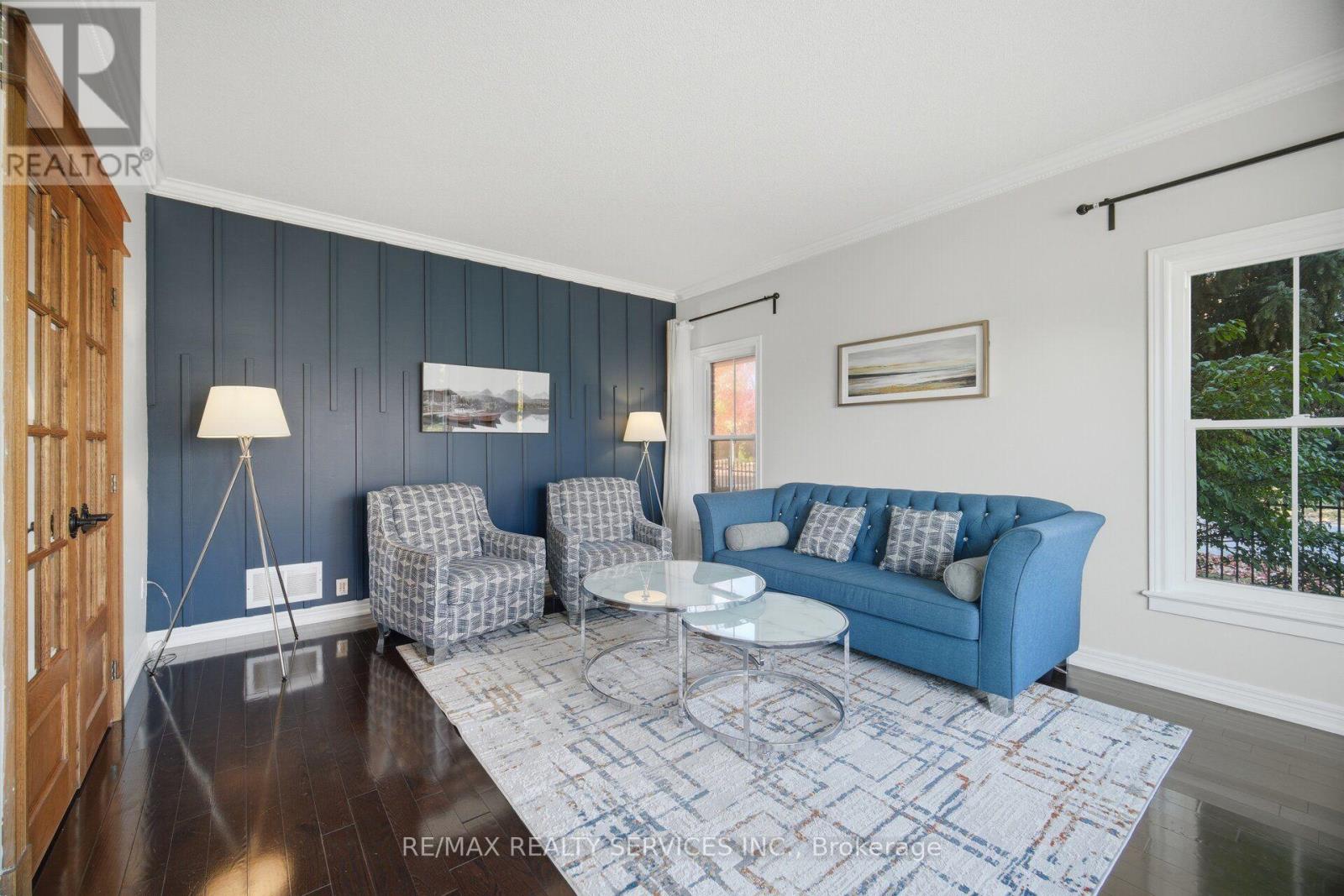 76 North Riverdale Drive, Caledon, Ontario  L7C 1L1 - Photo 10 - W14033038