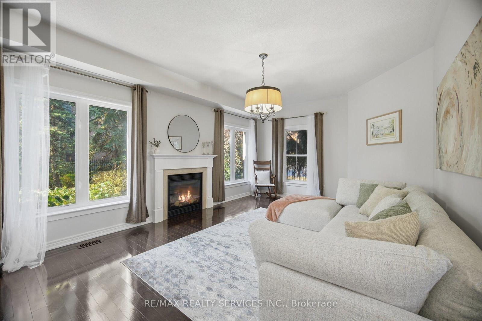 76 North Riverdale Drive, Caledon, Ontario  L7C 1L1 - Photo 16 - W14033038