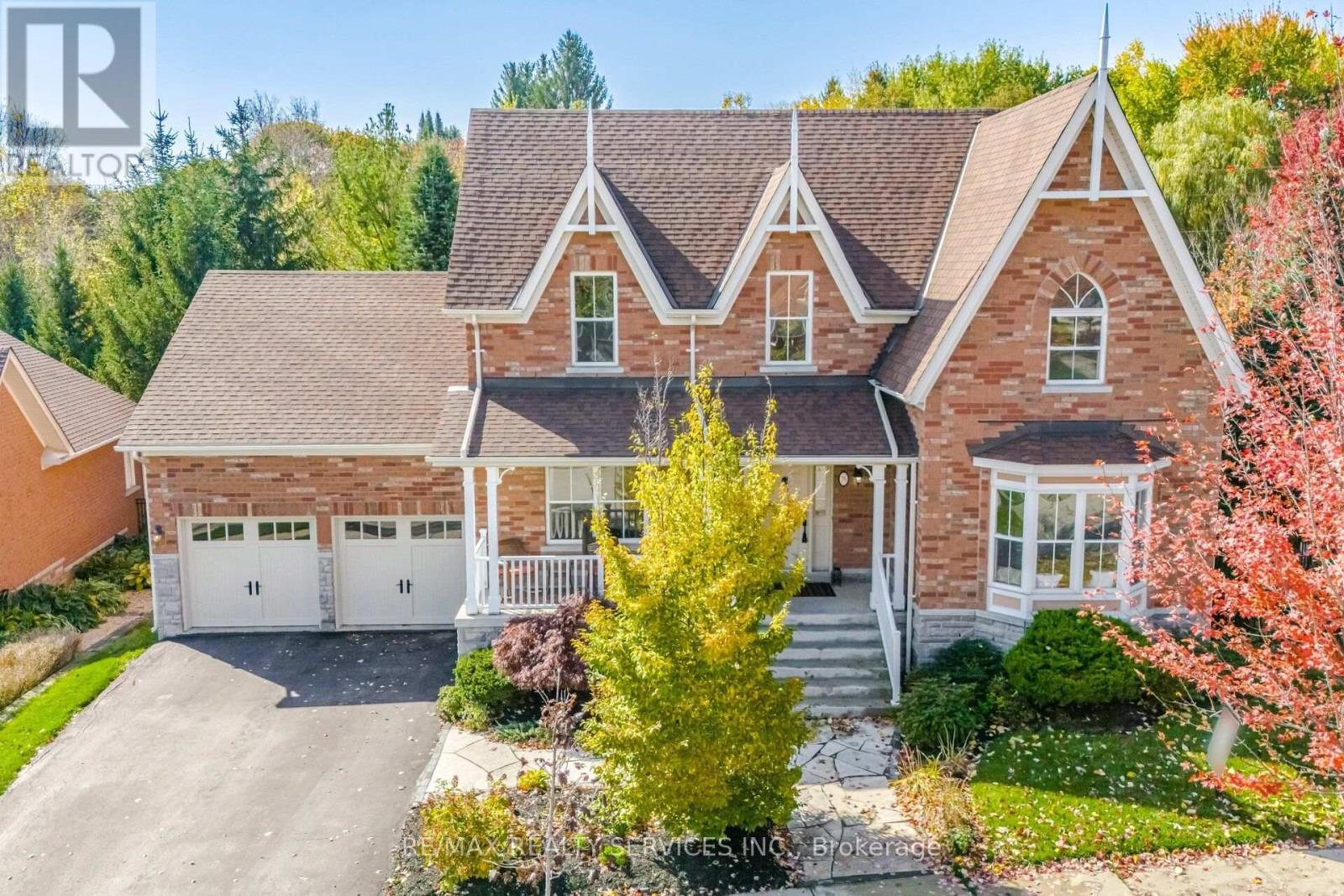 76 North Riverdale Drive, Caledon, Ontario  L7C 1L1 - Photo 2 - W14033038