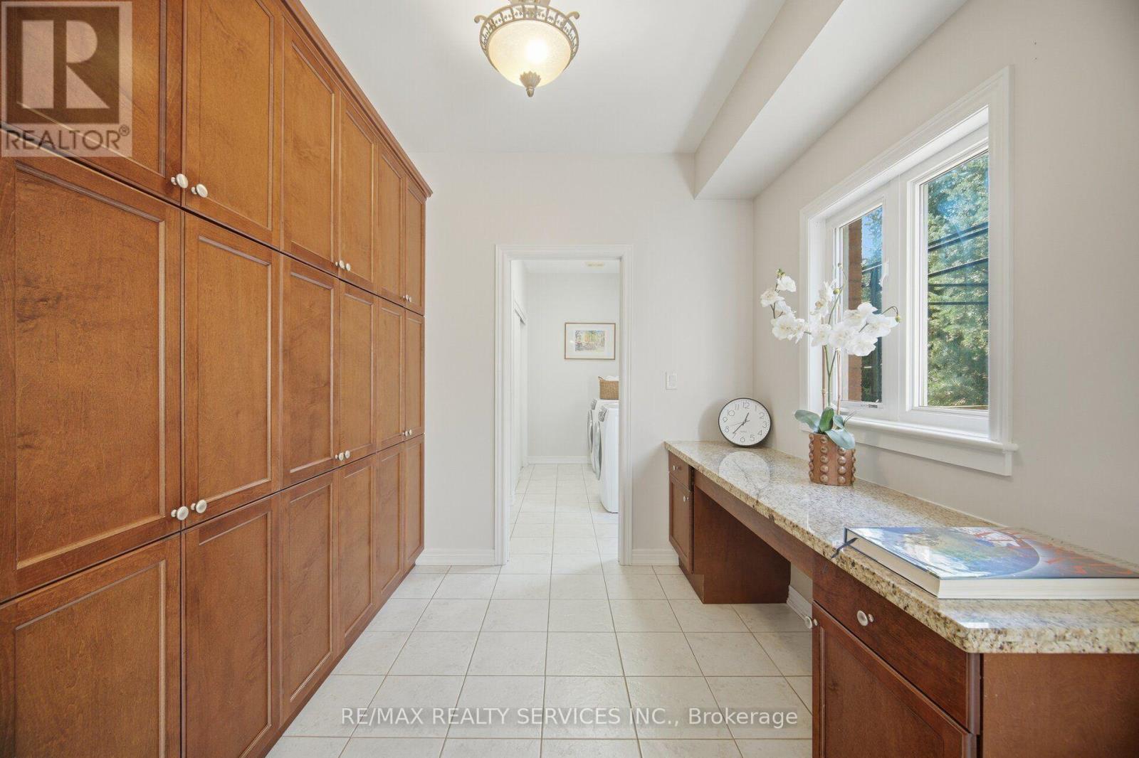 76 North Riverdale Drive, Caledon, Ontario  L7C 1L1 - Photo 20 - W14033038