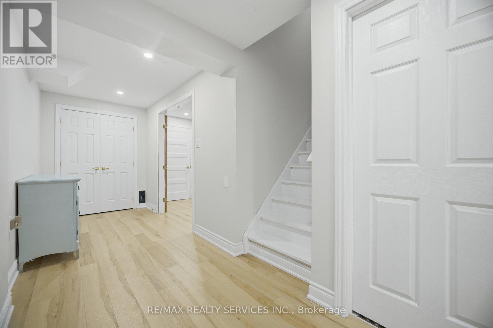 76 North Riverdale Drive, Caledon, Ontario  L7C 1L1 - Photo 35 - W14033038