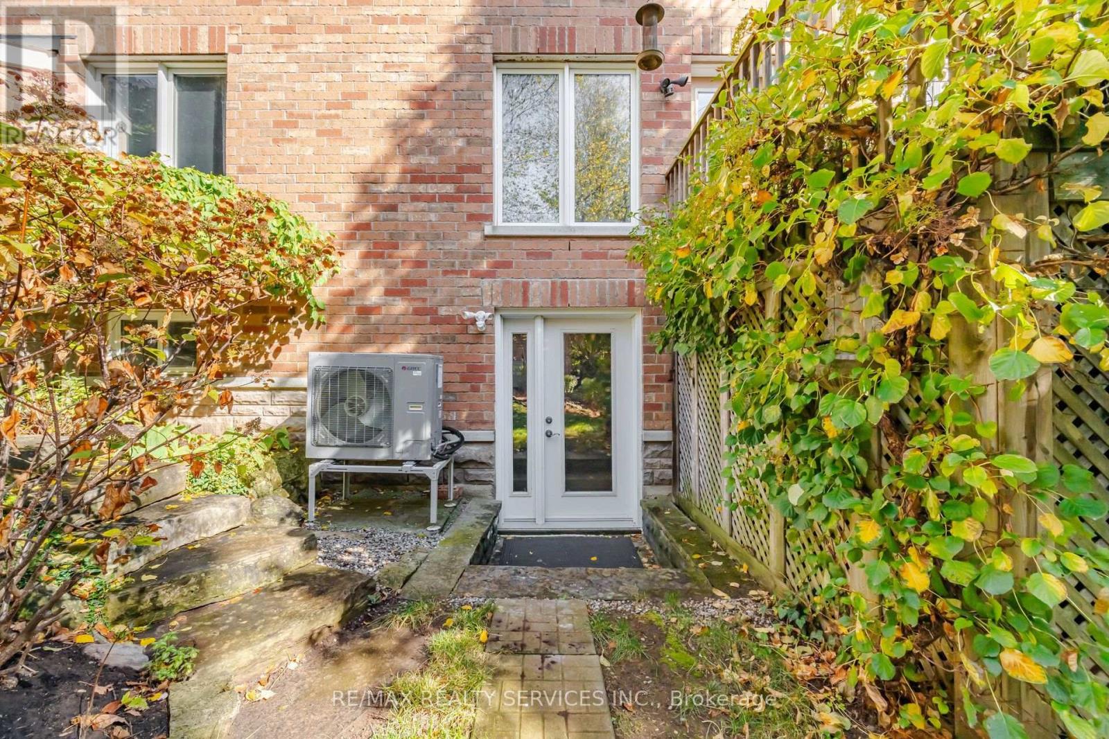 76 North Riverdale Drive, Caledon, Ontario  L7C 1L1 - Photo 48 - W14033038