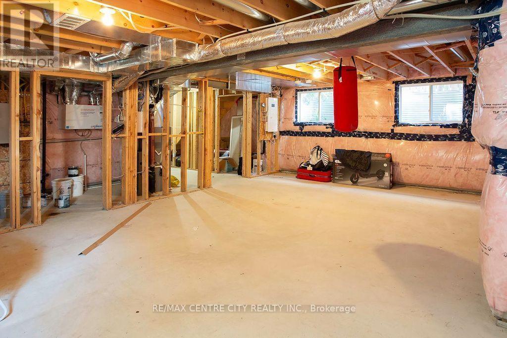 1583 Applerock Avenue, London North, Ontario  N6G 0X5 - Photo 30 - X14033138