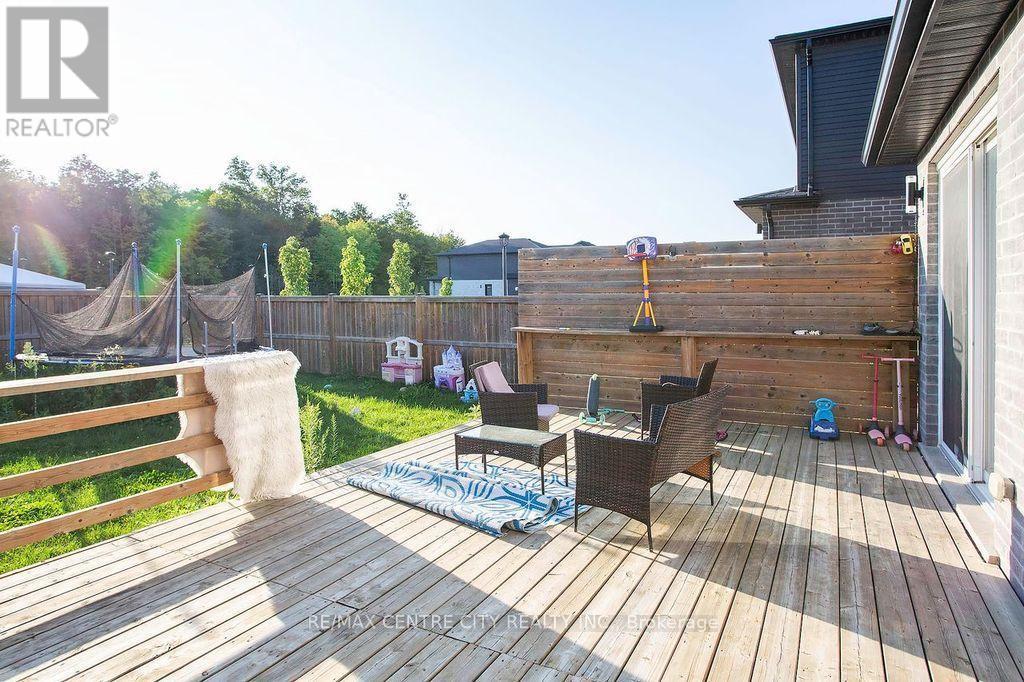 1583 Applerock Avenue, London North, Ontario  N6G 0X5 - Photo 33 - X14033138