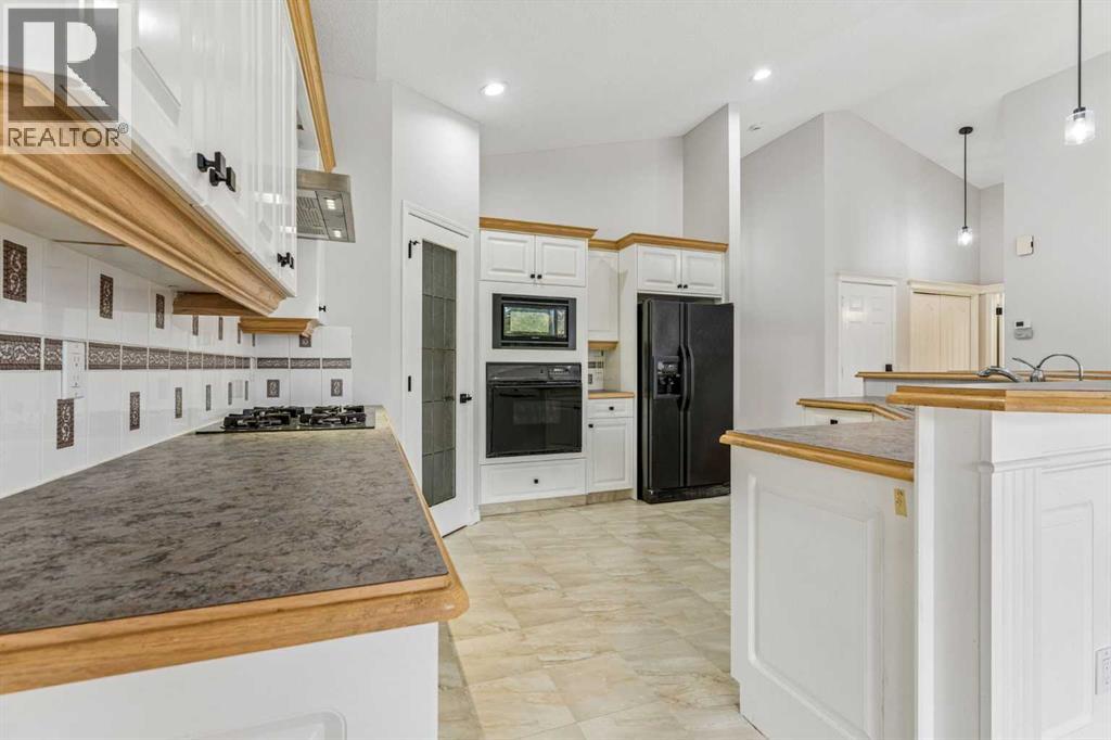 134 Valley Glen Heights NW, Calgary, Alberta  T3B 5S8 - Photo 11 - A2347954