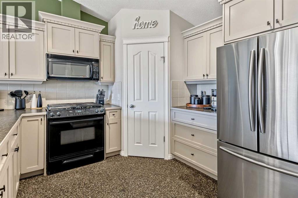 224 Hillvale Crescent