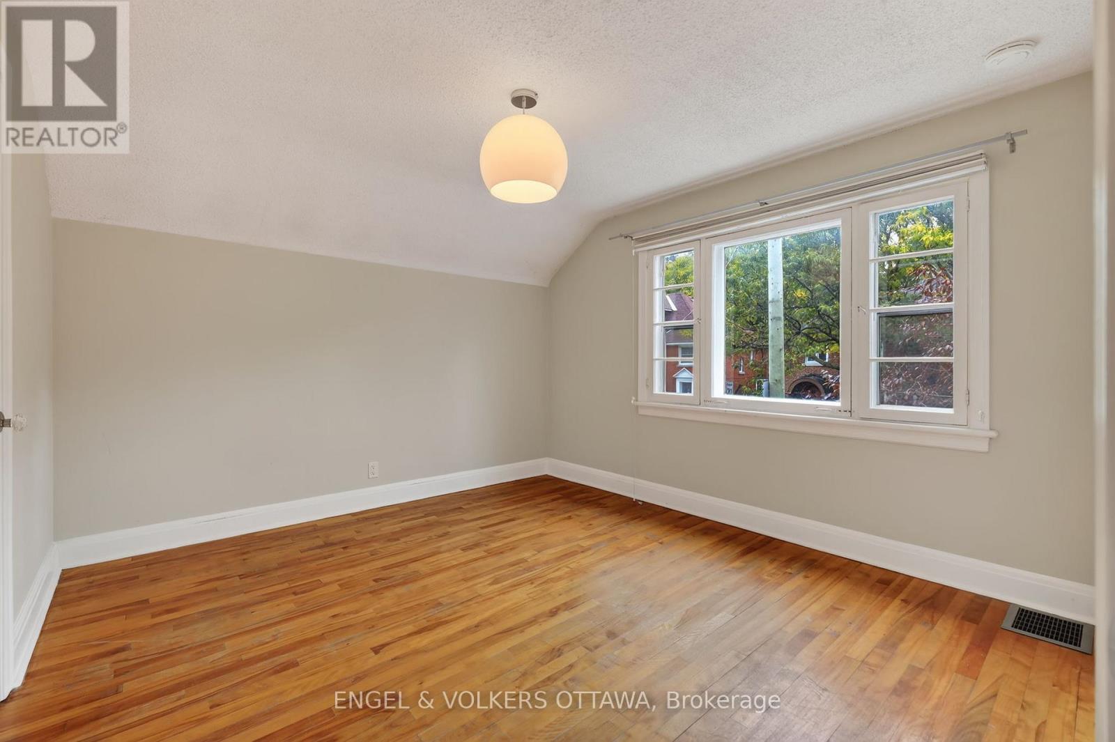 139 Renfrew Avenue, Ottawa, Ontario  K1S 1Z7 - Photo 17 - X14033256