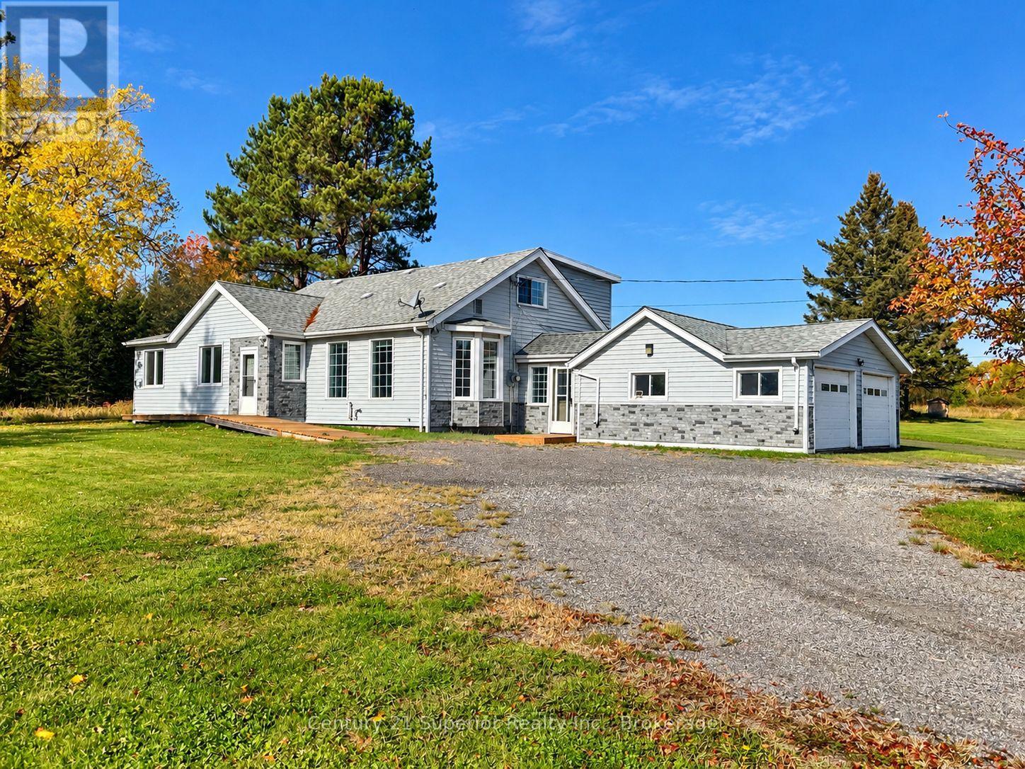 5049 MAPLEWARD ROAD, Thunder Bay, Ontario