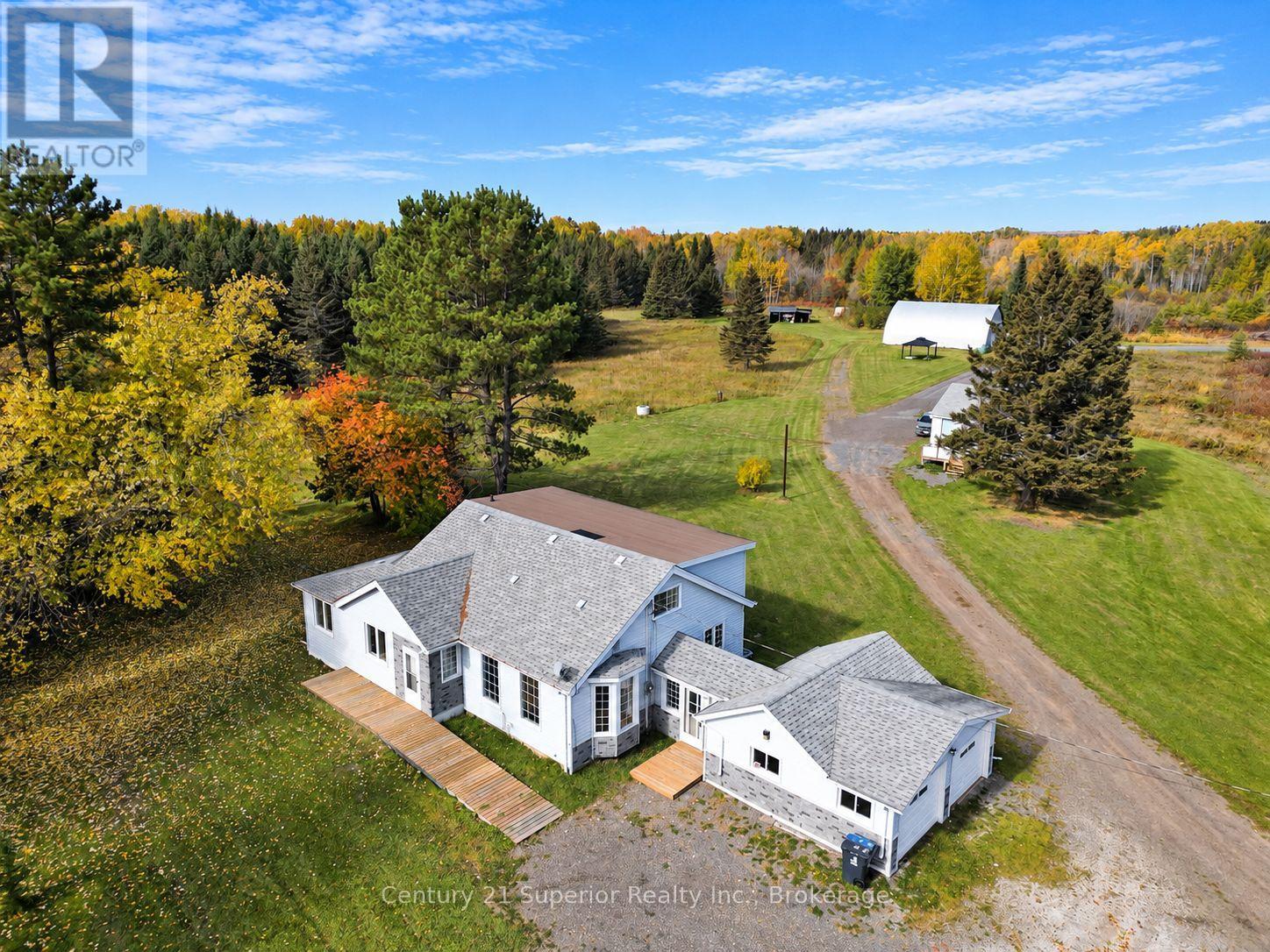 5049 MAPLEWARD ROAD Thunder Bay (McIntyre South) Ontario Canada P7G1R7 2
