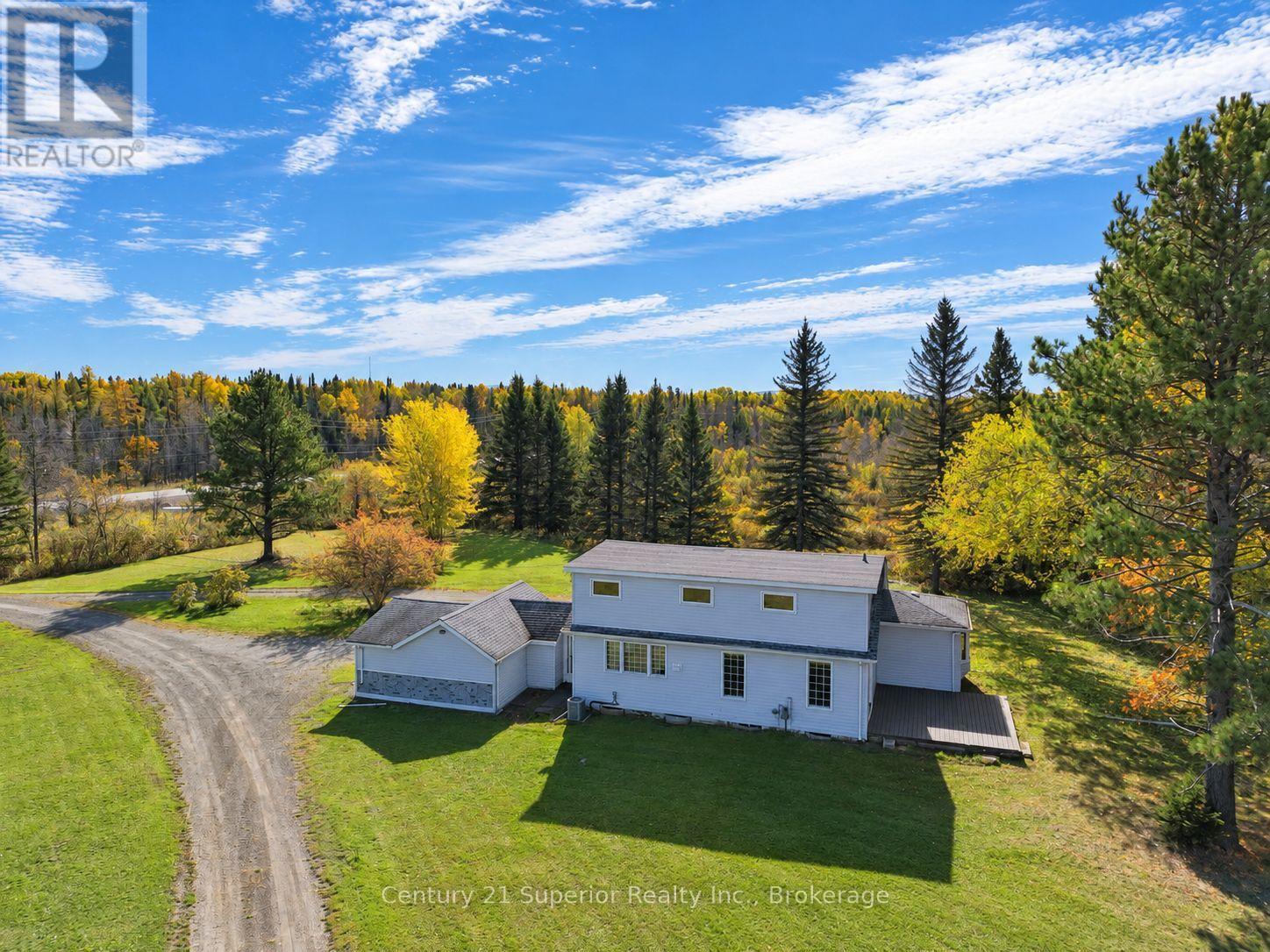 5049 MAPLEWARD ROAD Thunder Bay (McIntyre South) Ontario Canada P7G1R7 3