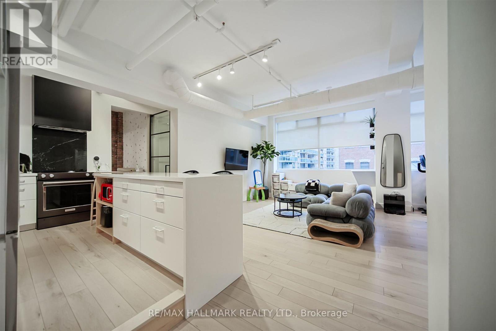 301 - 80 Sherbourne Street, Toronto, Ontario  M5A 2R1 - Photo 2 - C14033202