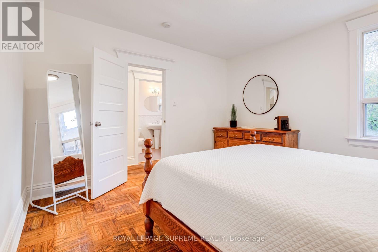 32 Thome Crescent, Toronto, Ontario  M6H 2S5 - Photo 16 - C14033210