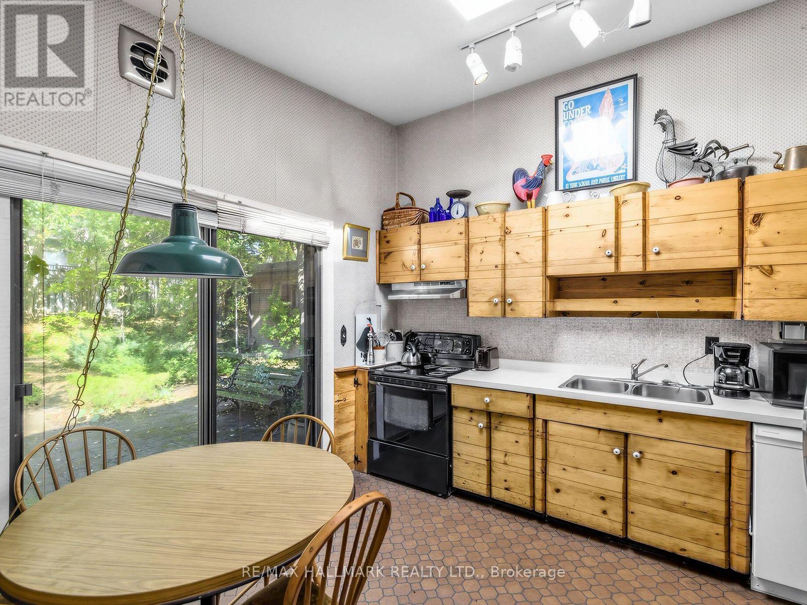 91 Larkfield Drive, Toronto, Ontario  M3B 2H6 - Photo 16 - C14033236