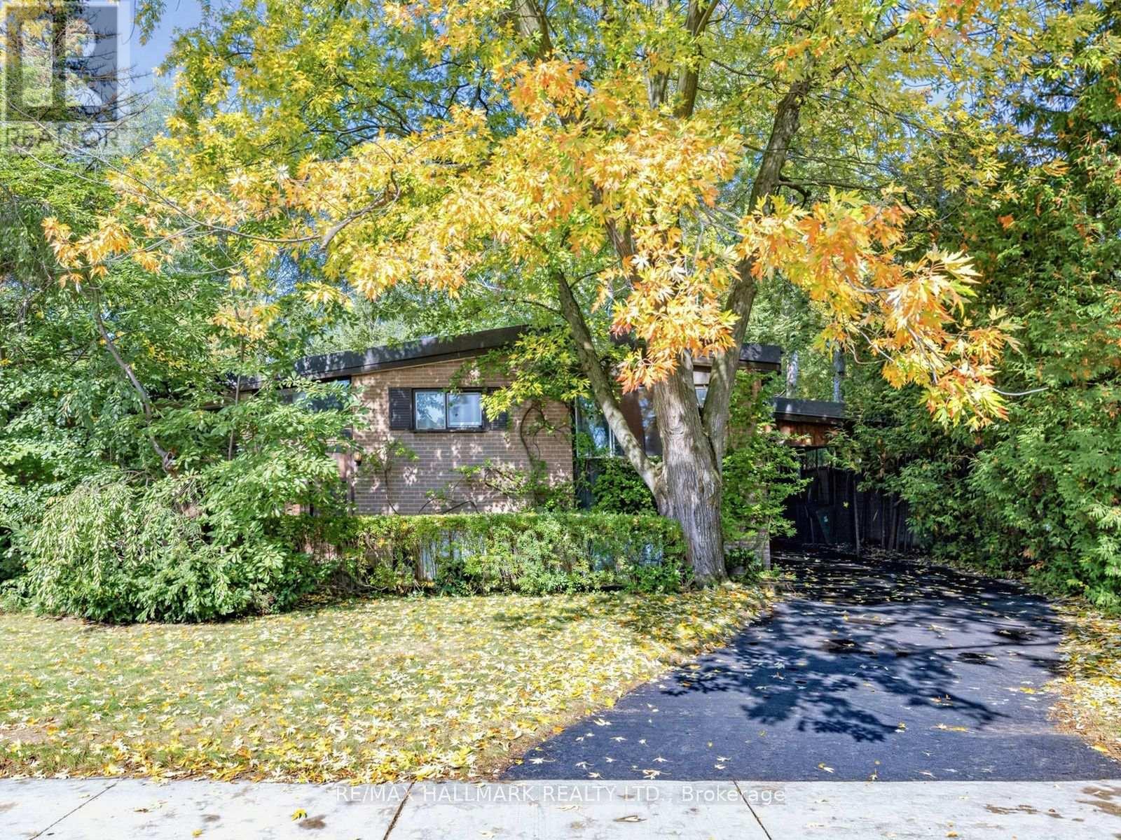 91 Larkfield Drive, Toronto, Ontario  M3B 2H6 - Photo 2 - C14033236