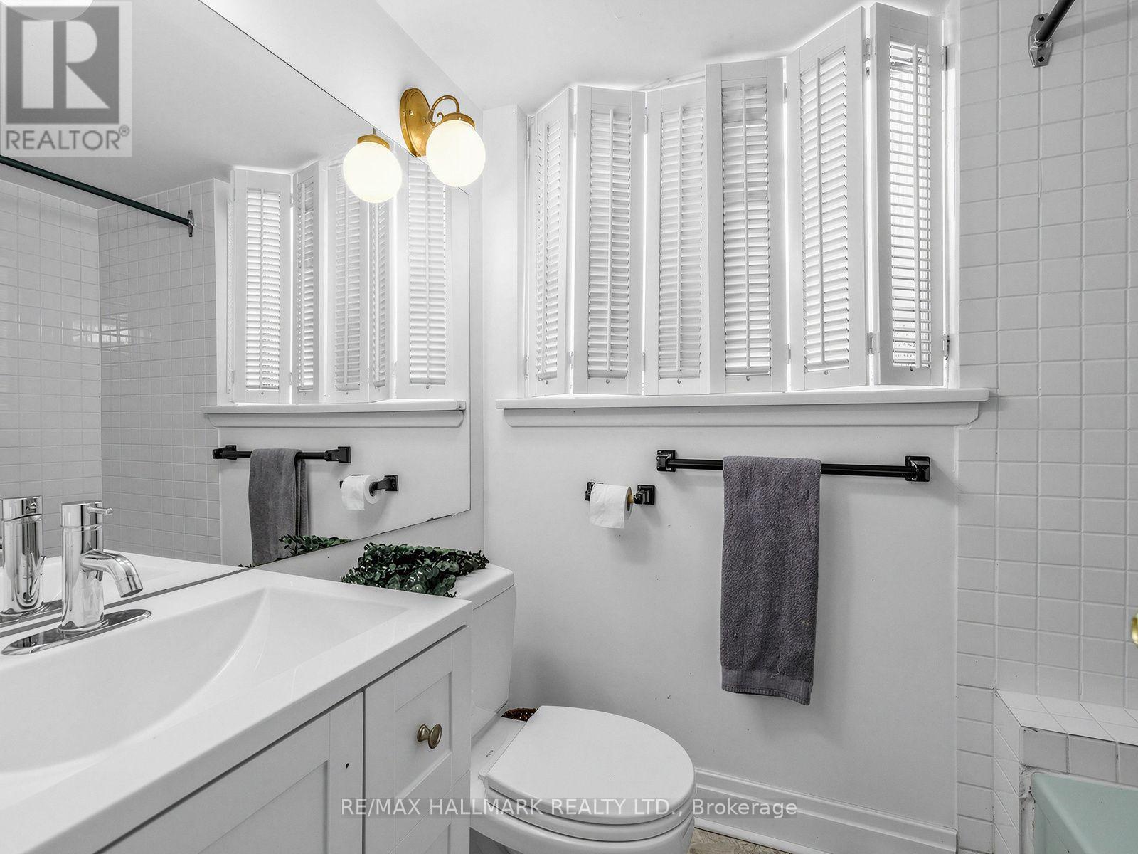 91 Larkfield Drive, Toronto, Ontario  M3B 2H6 - Photo 24 - C14033236
