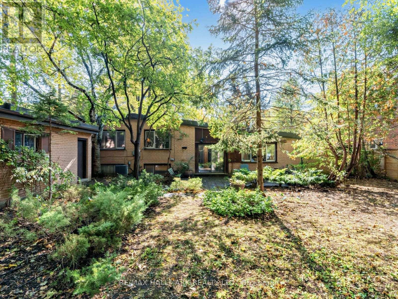 91 Larkfield Drive, Toronto, Ontario  M3B 2H6 - Photo 28 - C14033236