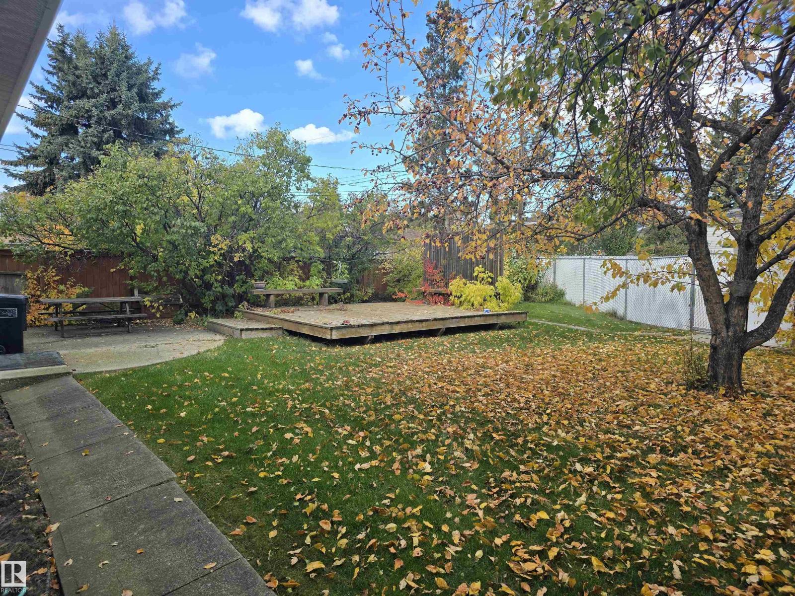 11736 43 AV NW