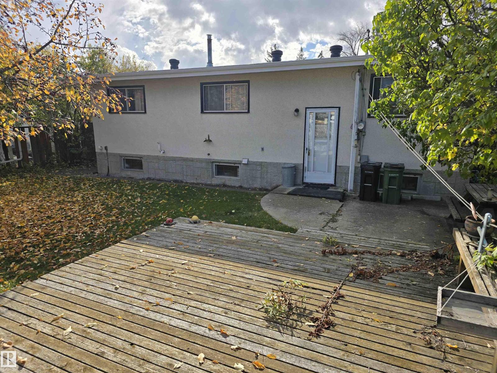 11736 43 AV NW