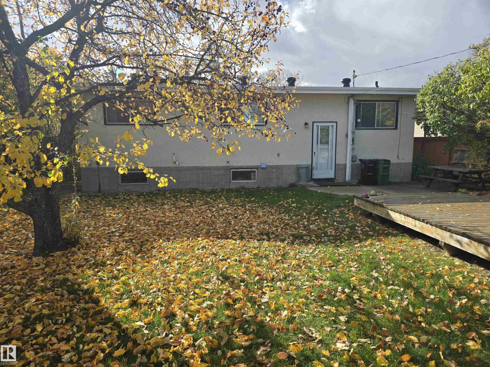 11736 43 AV NW