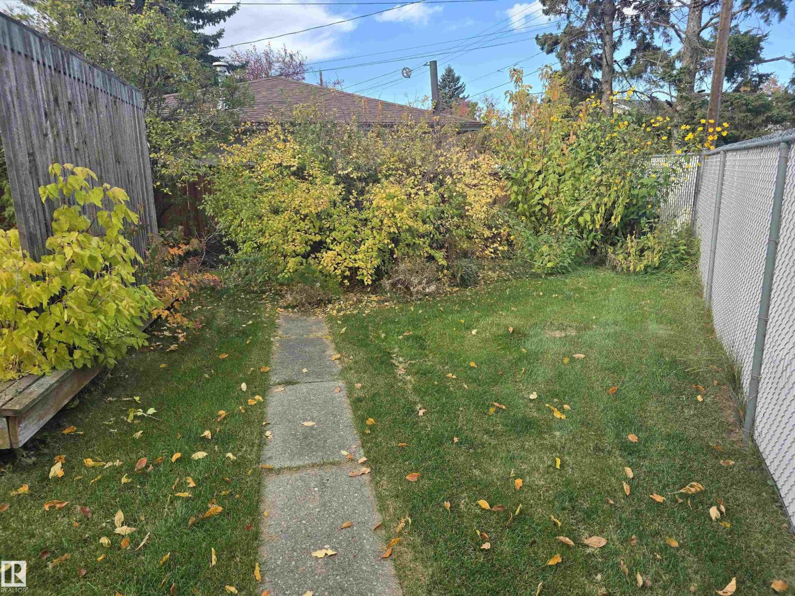 11736 43 AV NW