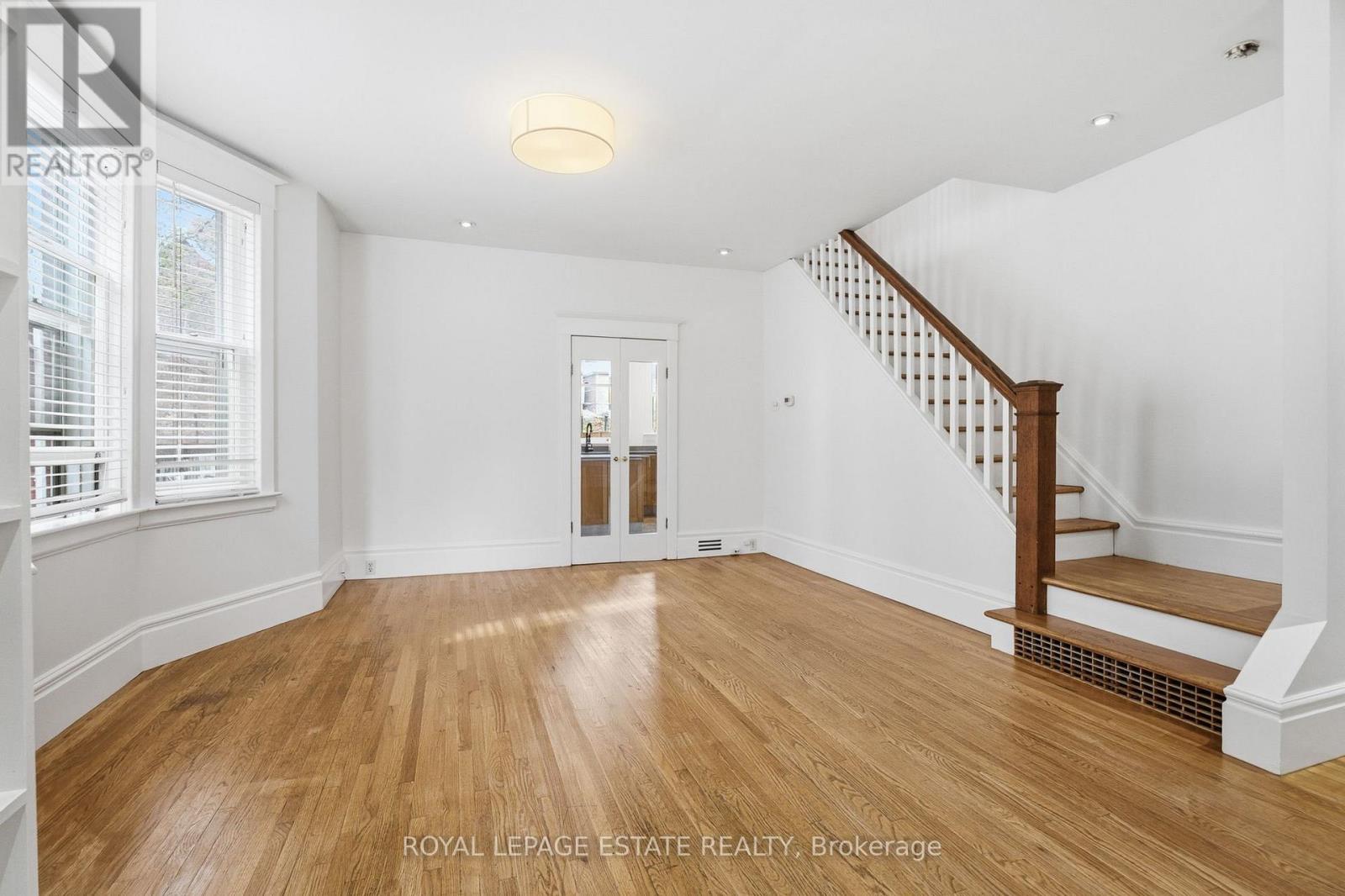 6 Sandford Avenue, Toronto, Ontario  M4L 2E7 - Photo 10 - E14033320