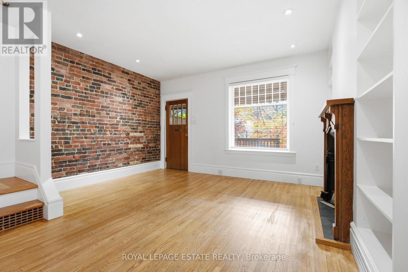 6 Sandford Avenue, Toronto, Ontario  M4L 2E7 - Photo 11 - E14033320