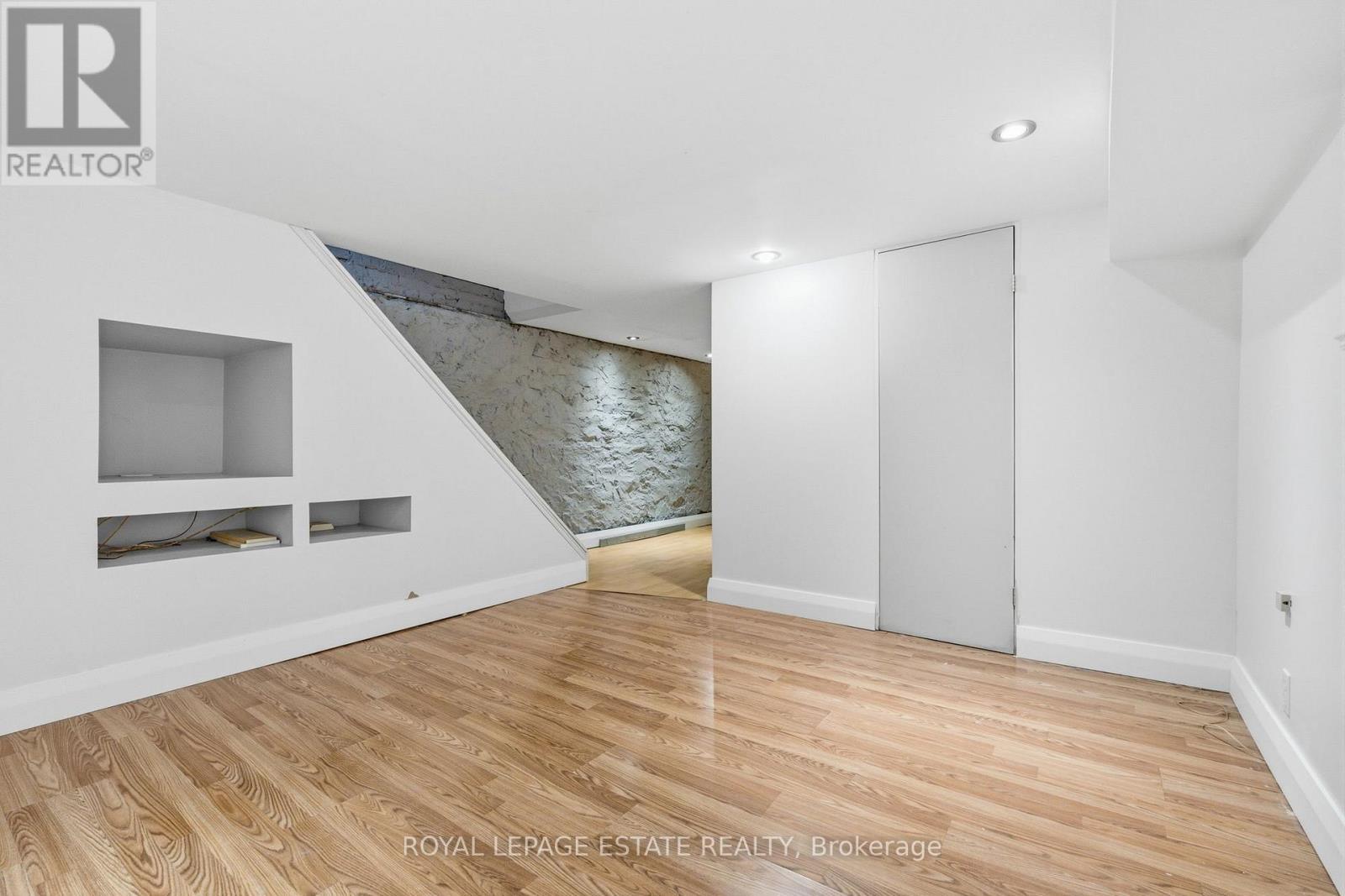 6 Sandford Avenue, Toronto, Ontario  M4L 2E7 - Photo 37 - E14033320