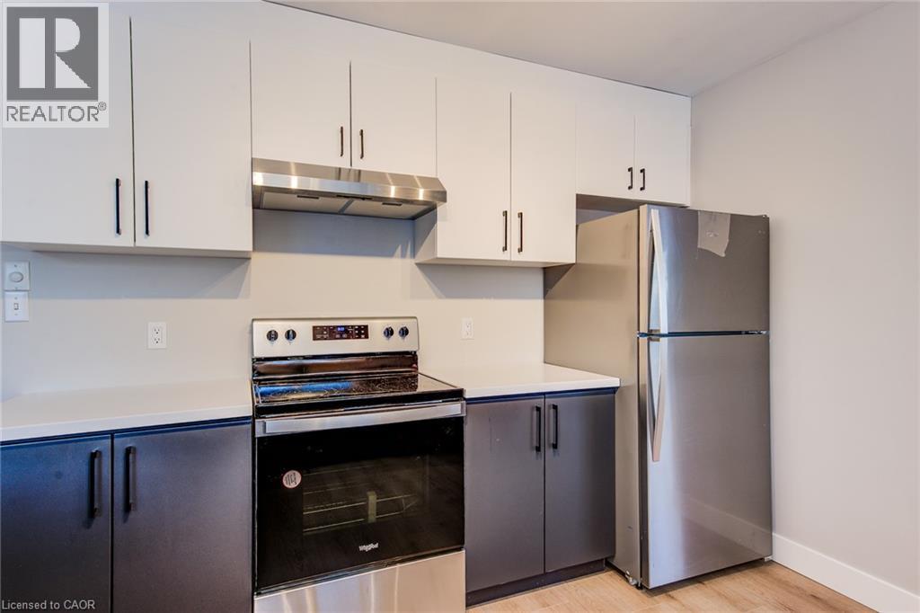 332 Longfellow Drive, Waterloo, Ontario  N2L 2S3 - Photo 4 - 40871318