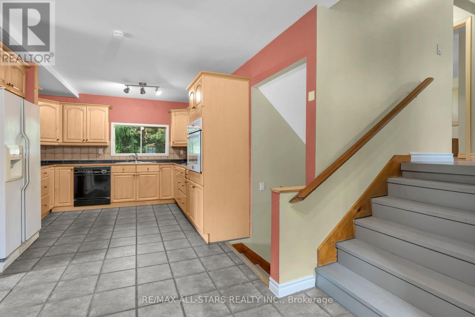 51 Queen Street, Georgina, Ontario  L0E 1R0 - Photo 19 - N14033208