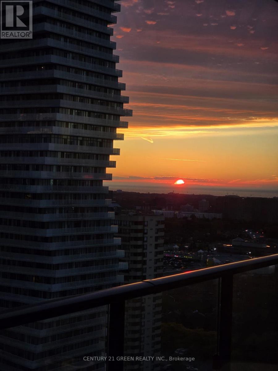 2205 - 448 Burnhamthorpe Road W, Mississauga, Ontario  L5B 0R4 - Photo 2 - W14033050