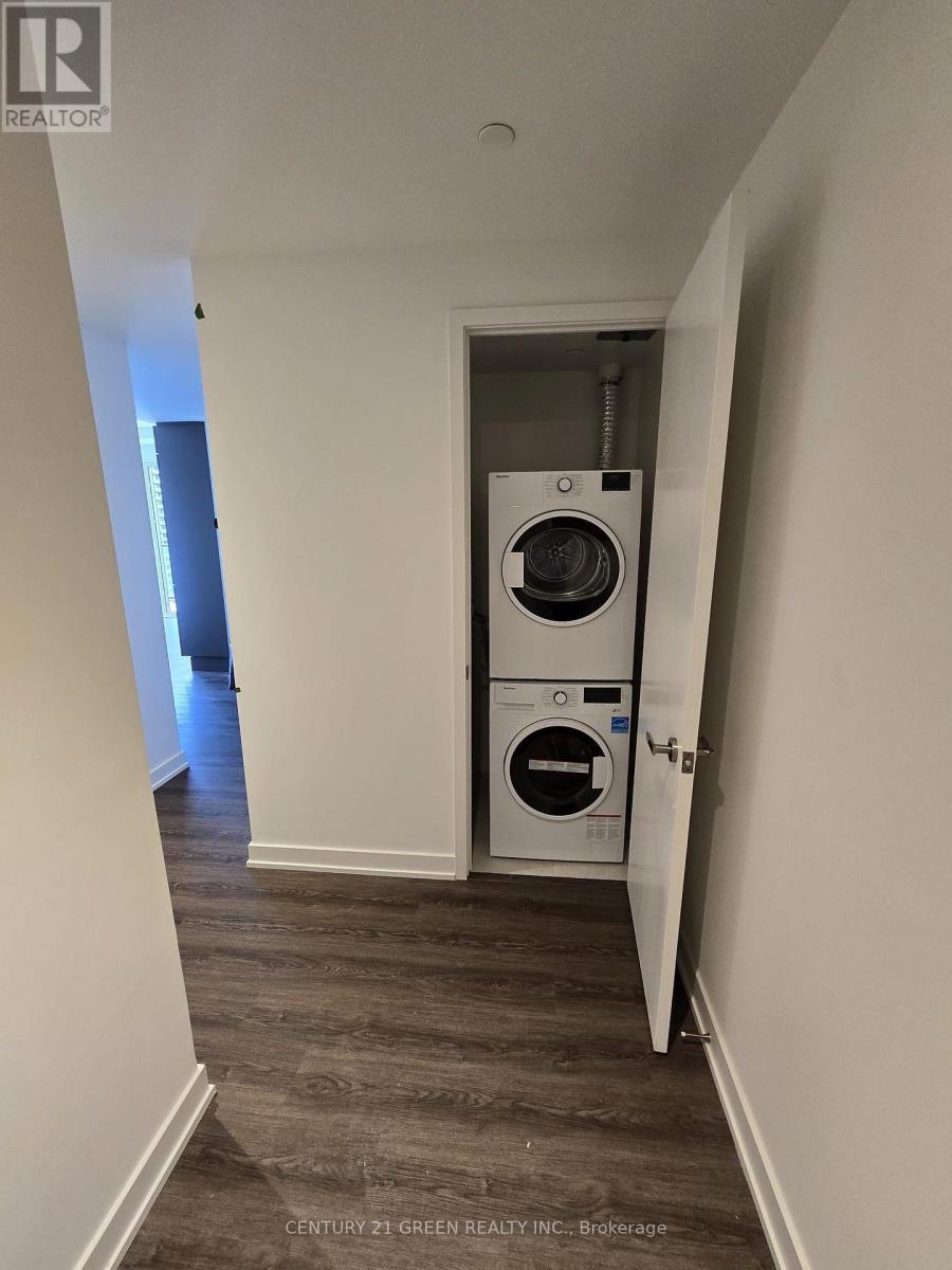2205 - 448 Burnhamthorpe Road W, Mississauga, Ontario  L5B 0R4 - Photo 5 - W14033050