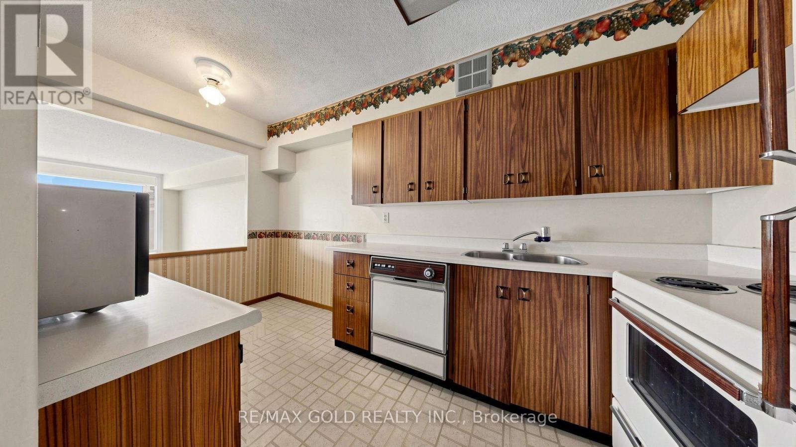 1504 - 270 Scarlett Road, Toronto, Ontario  M6N 4X5 - Photo 22 - W14033078