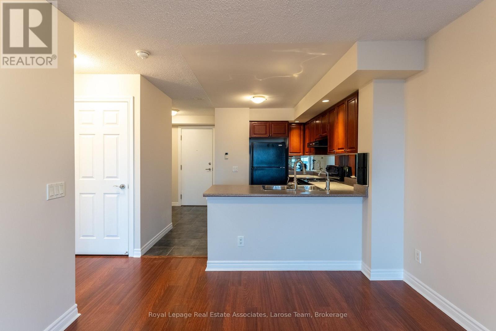 1019 - 5233 Dundas Street W, Toronto, Ontario  M9B 6M1 - Photo 6 - W14033122