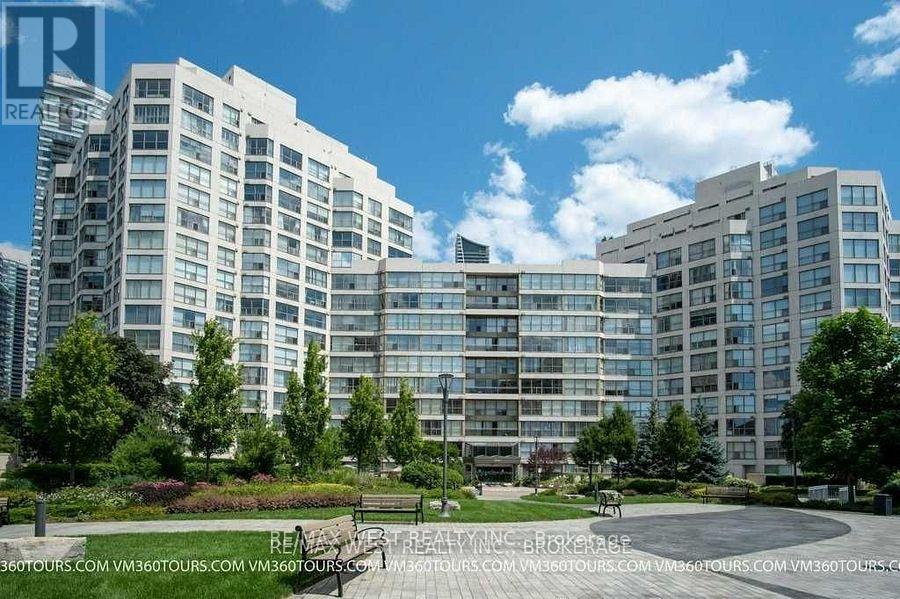 NPH7 - 2261 LAKE SHORE BOULEVARD W, Toronto, Ontario