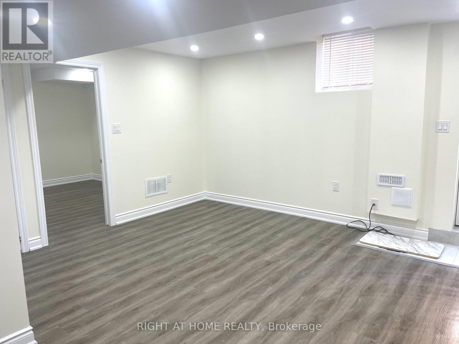 Unit #2 (Bsmt) - 11 Herdwick Street, Brampton, Ontario  L6S 6L6 - Photo 2 - W14033142