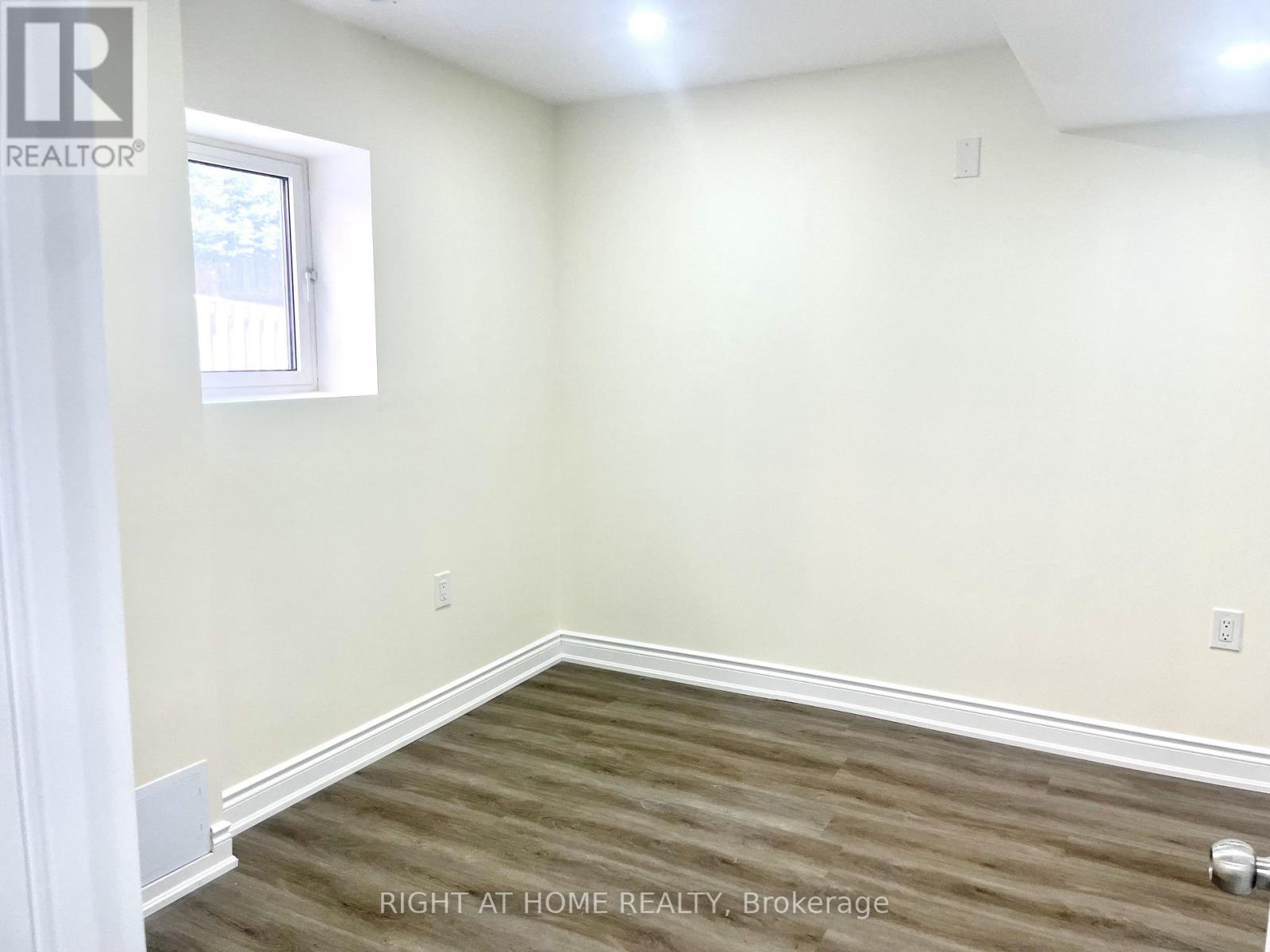 Unit #2 (Bsmt) - 11 Herdwick Street, Brampton, Ontario  L6S 6L6 - Photo 6 - W14033142