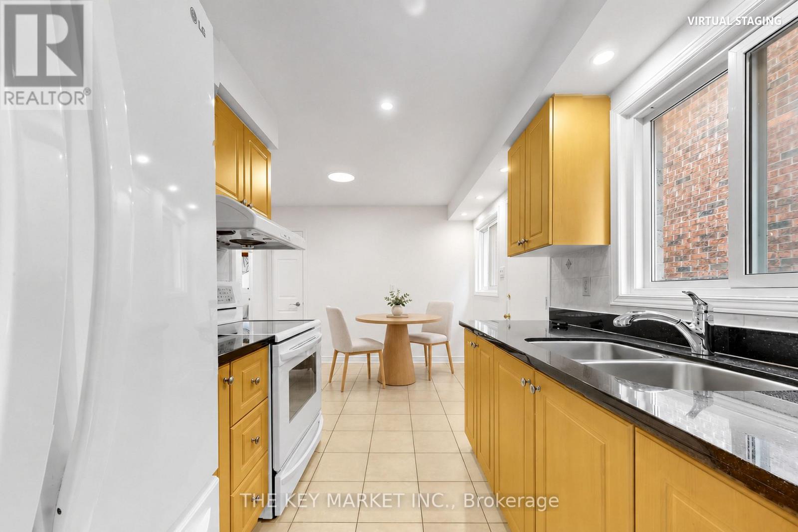 238 Lech Walesa Drive, Mississauga, Ontario  L5B 3H2 - Photo 8 - W14033156