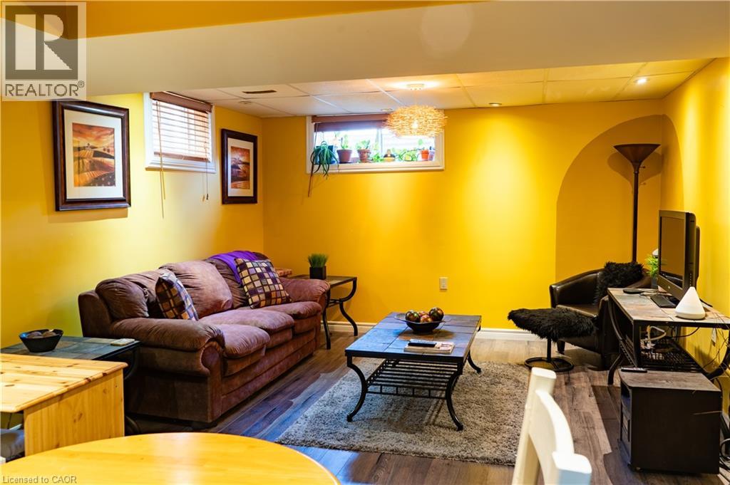 845 Brandenburg Boulevard, Waterloo, Ontario  N2T 2X5 - Photo 5 - 40871079