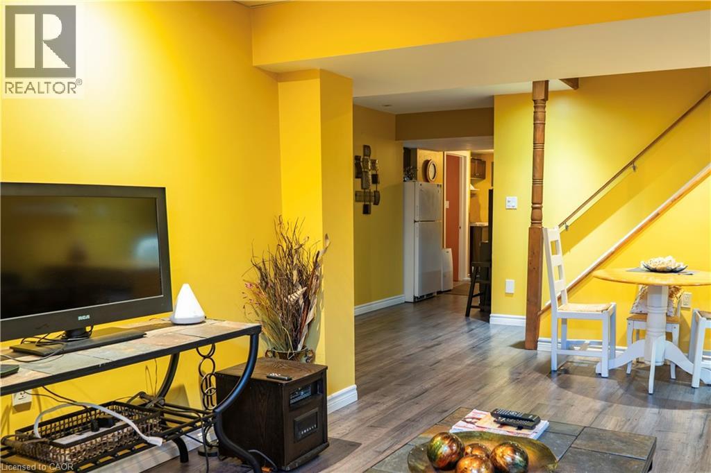 845 Brandenburg Boulevard, Waterloo, Ontario  N2T 2X5 - Photo 8 - 40871079