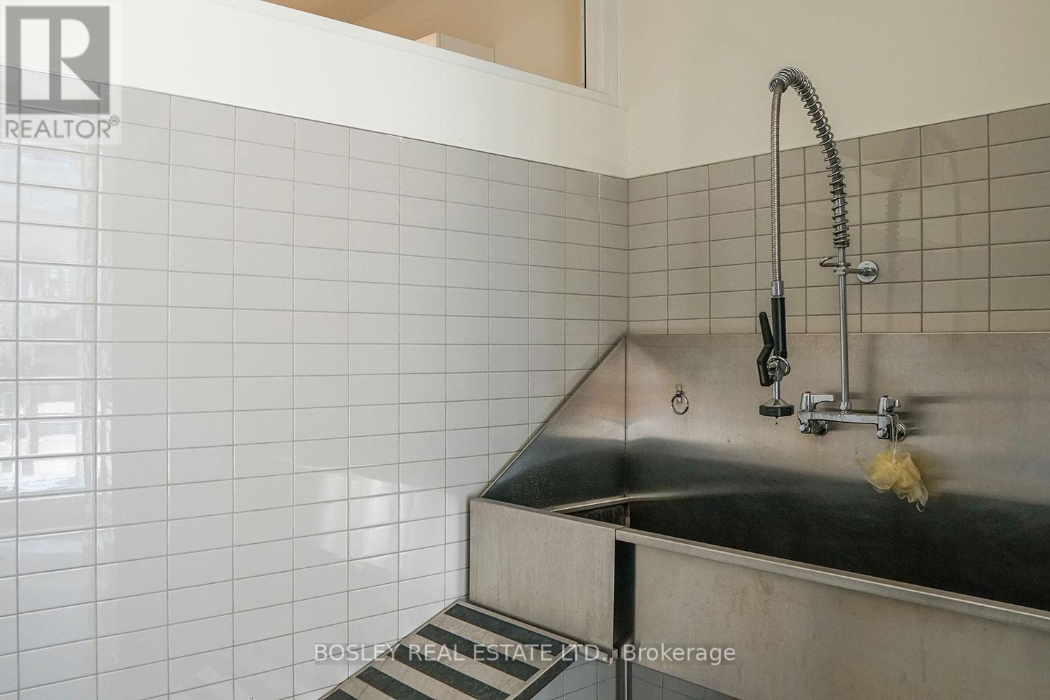829 - 1830 Bloor Street W, Toronto, Ontario  M6P 0A2 - Photo 26 - W14033226