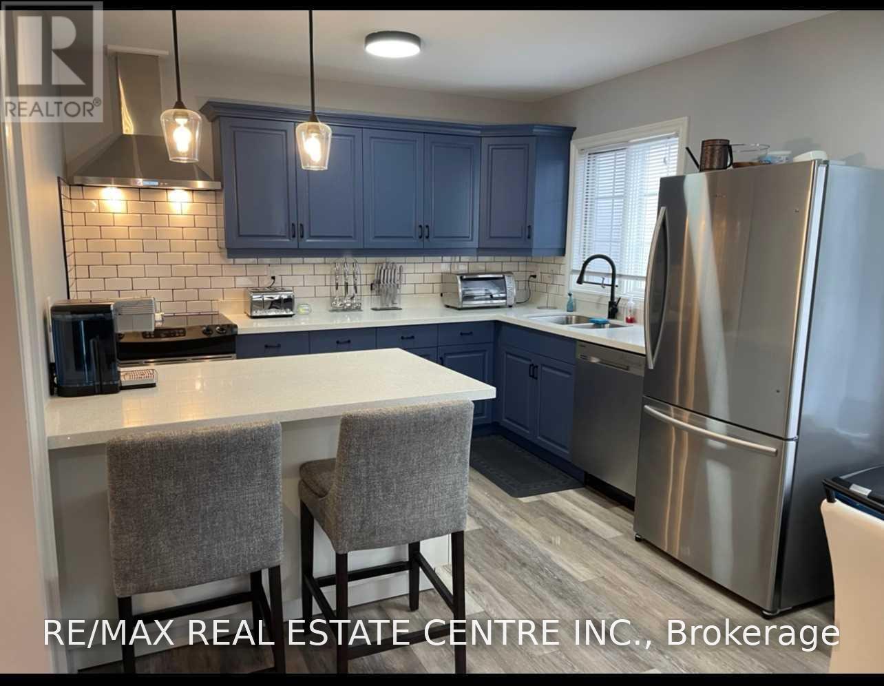 5 William Street, Halton Hills, Ontario  L7G 1Y2 - Photo 2 - W14033276