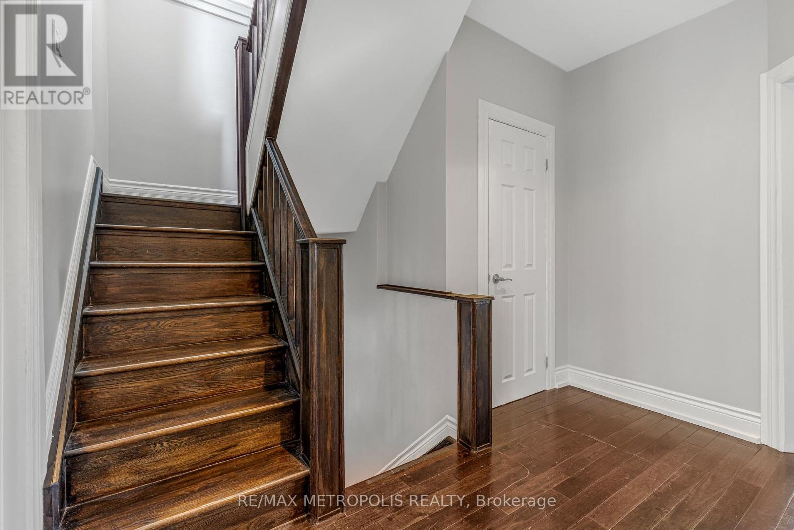 26 Algonquin Avenue, Toronto, Ontario  M6R 1K7 - Photo 24 - W14033282