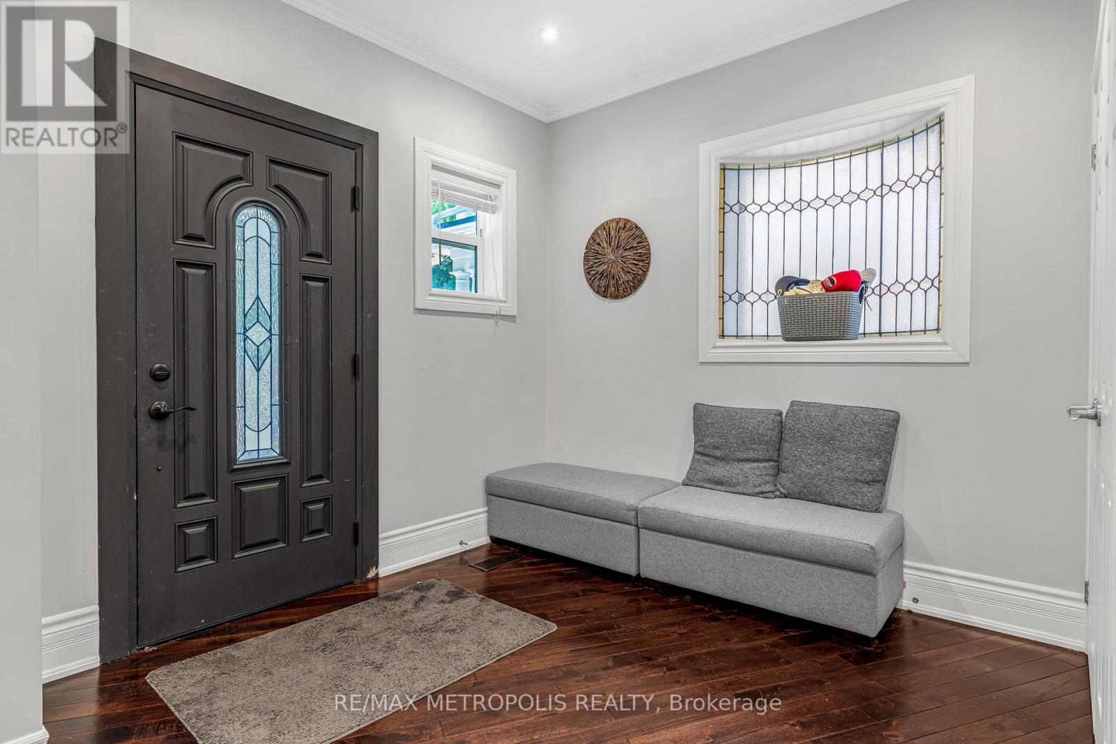 26 Algonquin Avenue, Toronto, Ontario  M6R 1K7 - Photo 3 - W14033282