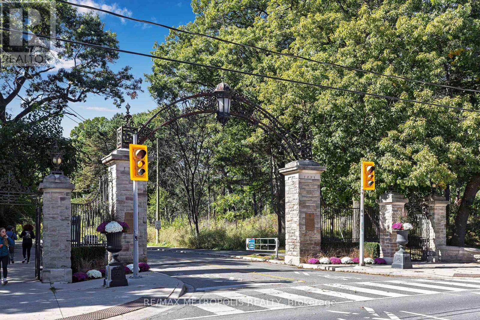 26 Algonquin Avenue, Toronto, Ontario  M6R 1K7 - Photo 41 - W14033282