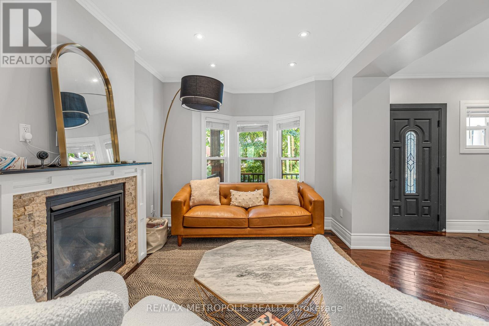 26 Algonquin Avenue, Toronto, Ontario  M6R 1K7 - Photo 5 - W14033282