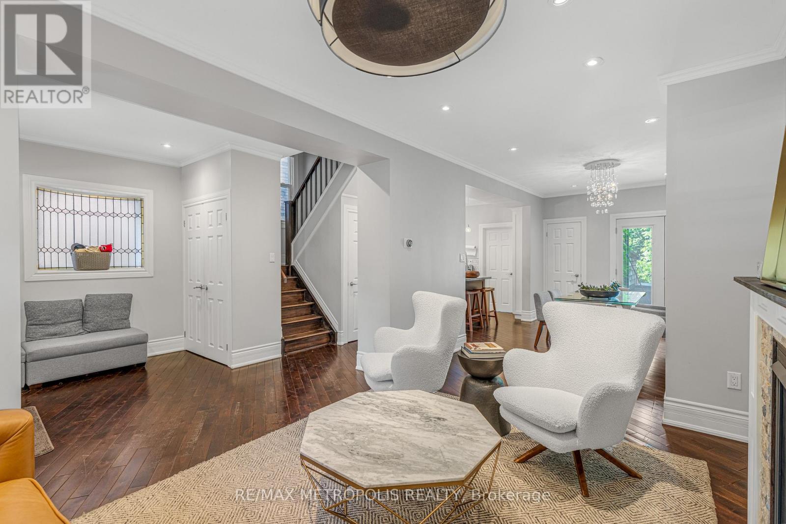26 Algonquin Avenue, Toronto, Ontario  M6R 1K7 - Photo 6 - W14033282