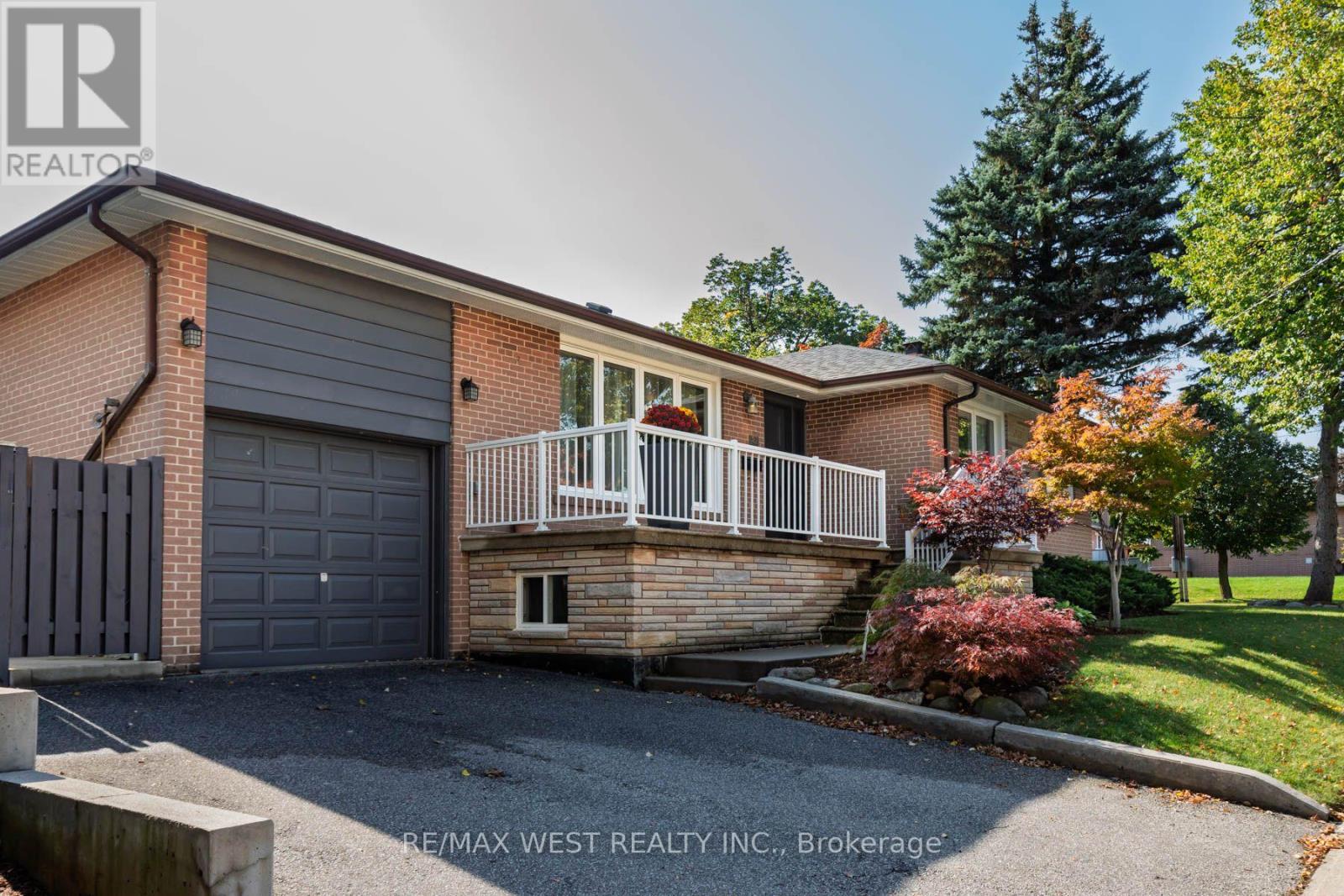 82 RENAULT CRESCENT, Toronto, Ontario